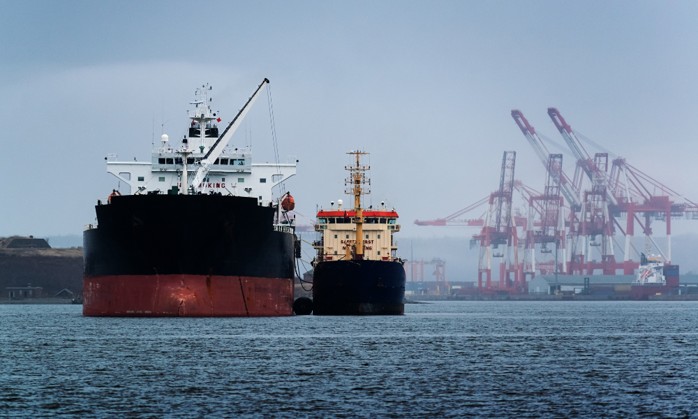 سوخت رسانی و تامین قطعات